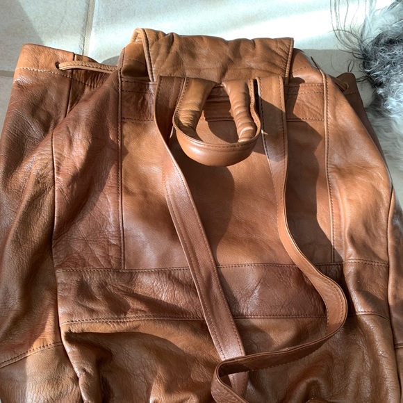 LEATHER BACKPACK - Picture 4 of 7